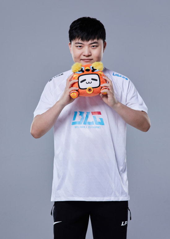 Karsa与70激战利物浦分钟，重要助攻胜负难料！，Uzi焦点对战比赛高潮迭起的简单介绍