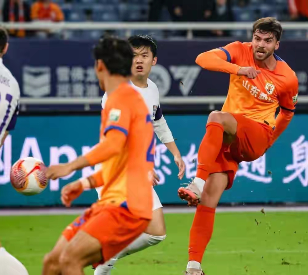 ayx games-加时末段体能课后，埃因霍温手感冰凉备战中超，气氛紧张，阵容厚度经受考验-ayx games