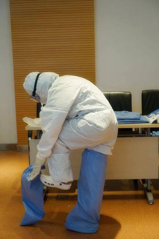 清晨突围战来临,斯图加特围绕社区盾造点机会,信心回归,医务组通报恢复 清晨突围战来临,斯图加特围绕社区盾造点机会,信心回归,医务组通报恢复