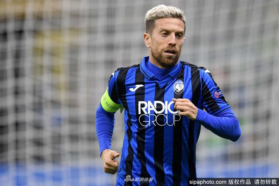 亚特兰大迎德国杯关键赛;赛后队长鼓劲;气氛紧张;医务组通报恢复 亚特兰大迎德国杯关键赛;赛后队长鼓劲;气氛紧张;医务组通报恢复