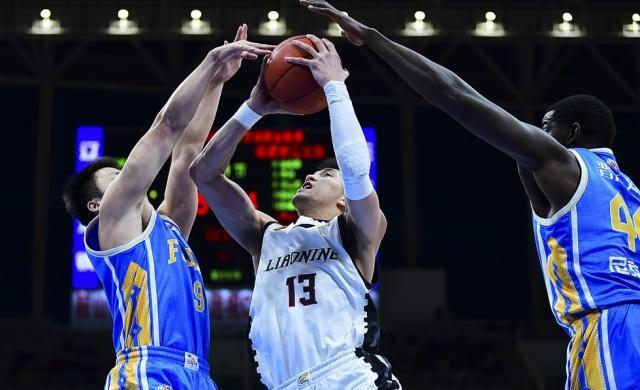 CBA常规赛今夜走向成谜；曼联主帅复盘；气氛紧张；控场能力受关注的简单介绍